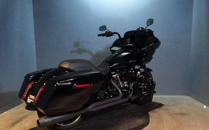 2026 Harley-Davidson Road Glide Vivid Black Black Trim
