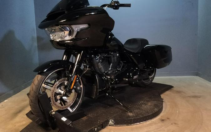 2026 Harley-Davidson Road Glide Vivid Black Black Trim