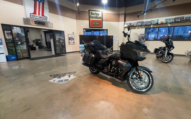 2026 Harley-Davidson® Road Glide Limited Iron Horse Metallic Black Trim