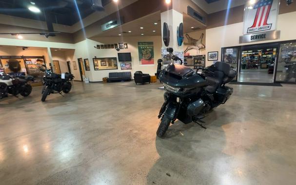 2026 Harley-Davidson® Road Glide Limited Iron Horse Metallic Black Trim