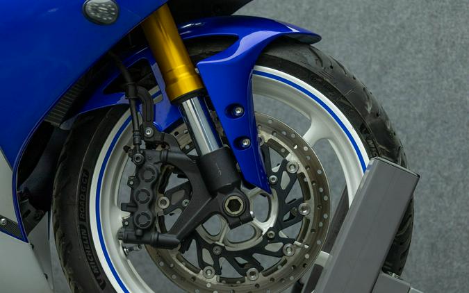 2011 YAMAHA YZFR1