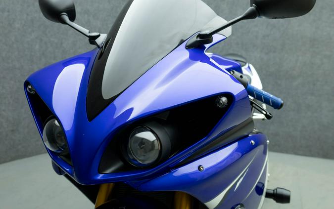 2011 YAMAHA YZFR1