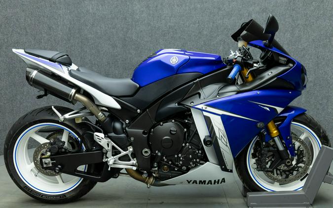 2011 YAMAHA YZFR1