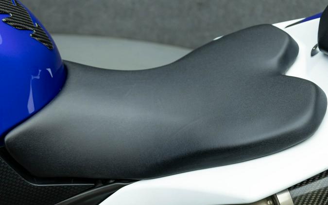 2011 YAMAHA YZFR1