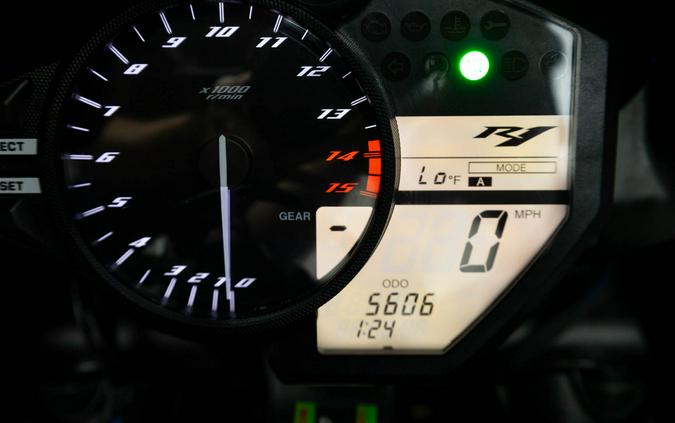 2011 YAMAHA YZFR1