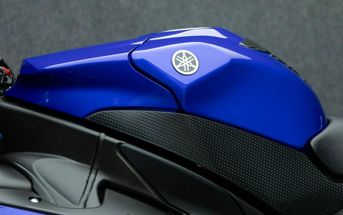 2011 YAMAHA YZFR1