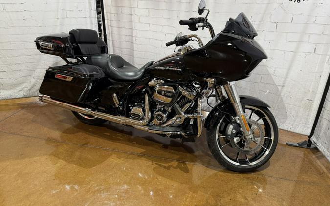 2020 Harley-Davidson® Road Glide® FLTRX 670488 Vivid Black