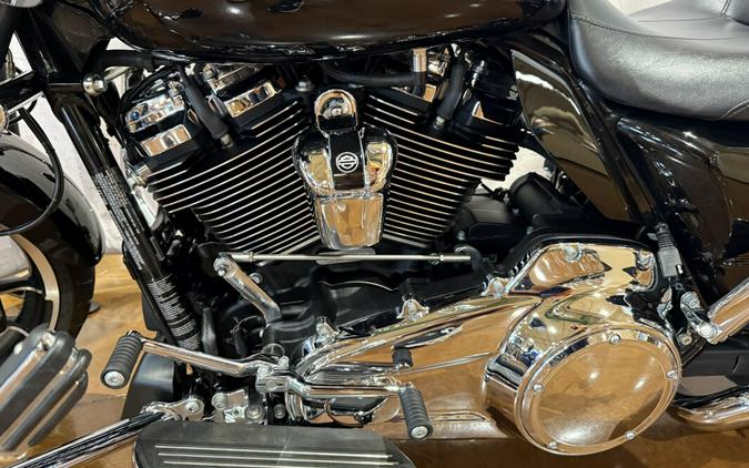 2020 Harley-Davidson® Road Glide® FLTRX 670488 Vivid Black