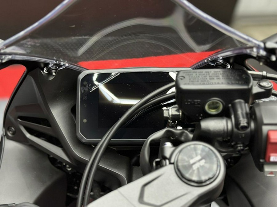 2026 Honda CBR650R E-Clutch