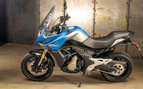 2023 CFMoto 650 Adventura