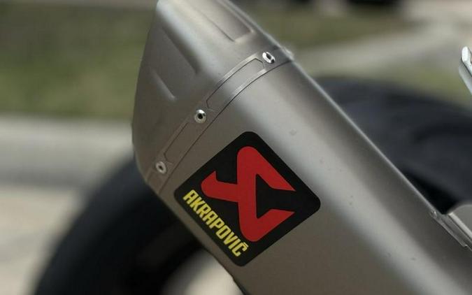 2023 Triumph Speed Triple 1200 RR Red Hopper / Storm Grey