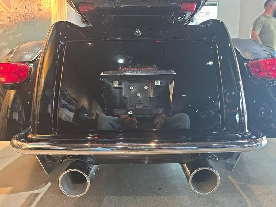 2014 Harley-Davidson® FLHTCUTG - Tri Glide® Ultra