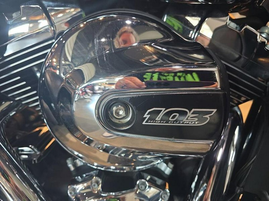 2014 Harley-Davidson® FLHTCUTG - Tri Glide® Ultra