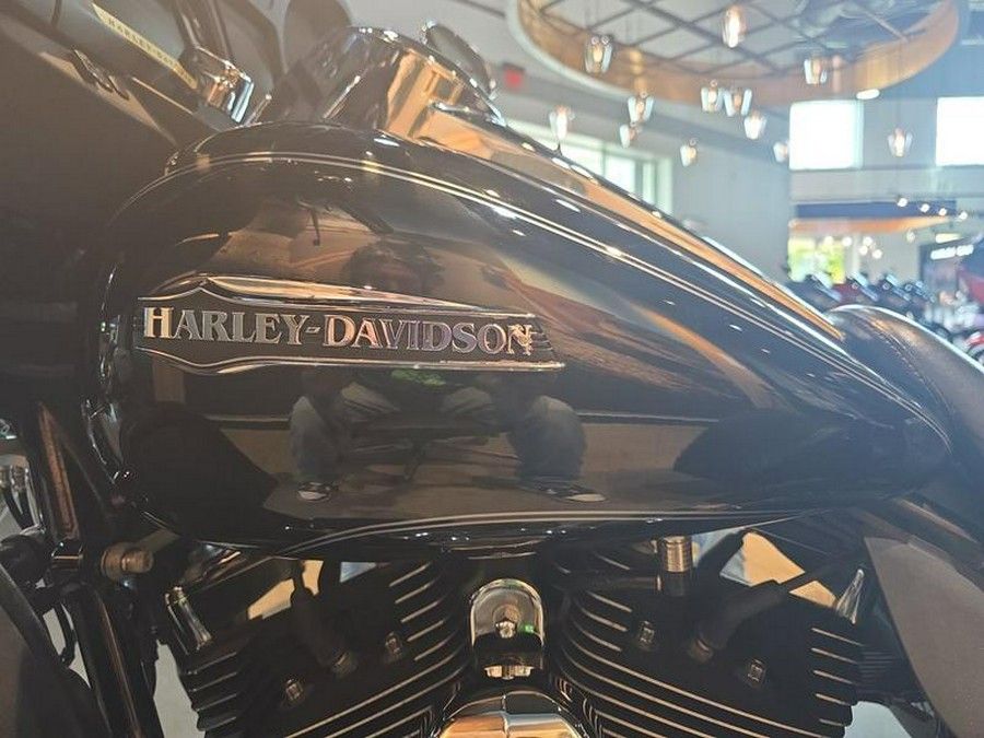 2014 Harley-Davidson® FLHTCUTG - Tri Glide® Ultra