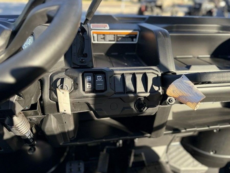 2026 Can-Am® Defender MAX DPS HD10