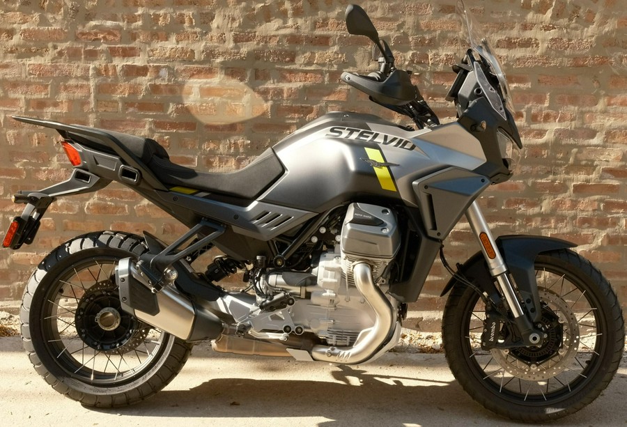 2025 Moto Guzzi Stelvio
