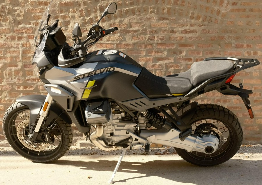 2025 Moto Guzzi Stelvio