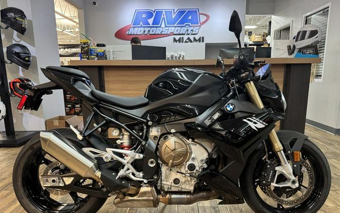 2024 BMW S 1000 R Black Storm Metallic