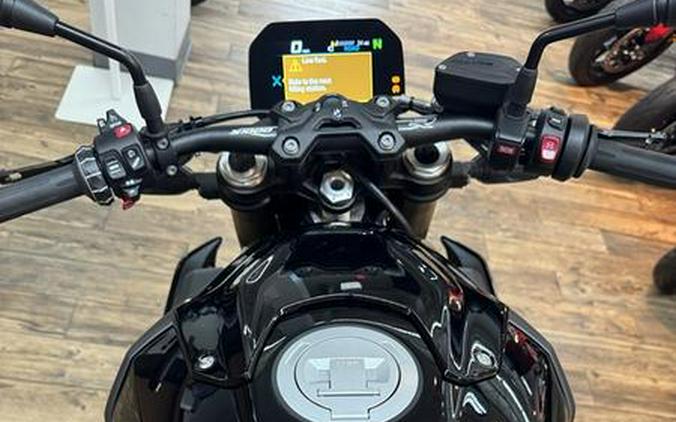 2024 BMW S 1000 R Black Storm Metallic