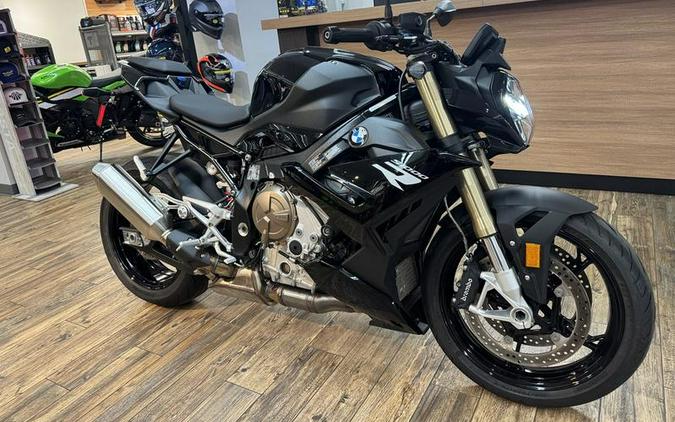 2024 BMW S 1000 R Black Storm Metallic