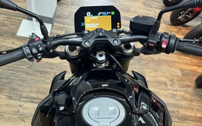 2024 BMW S 1000 R Black Storm Metallic
