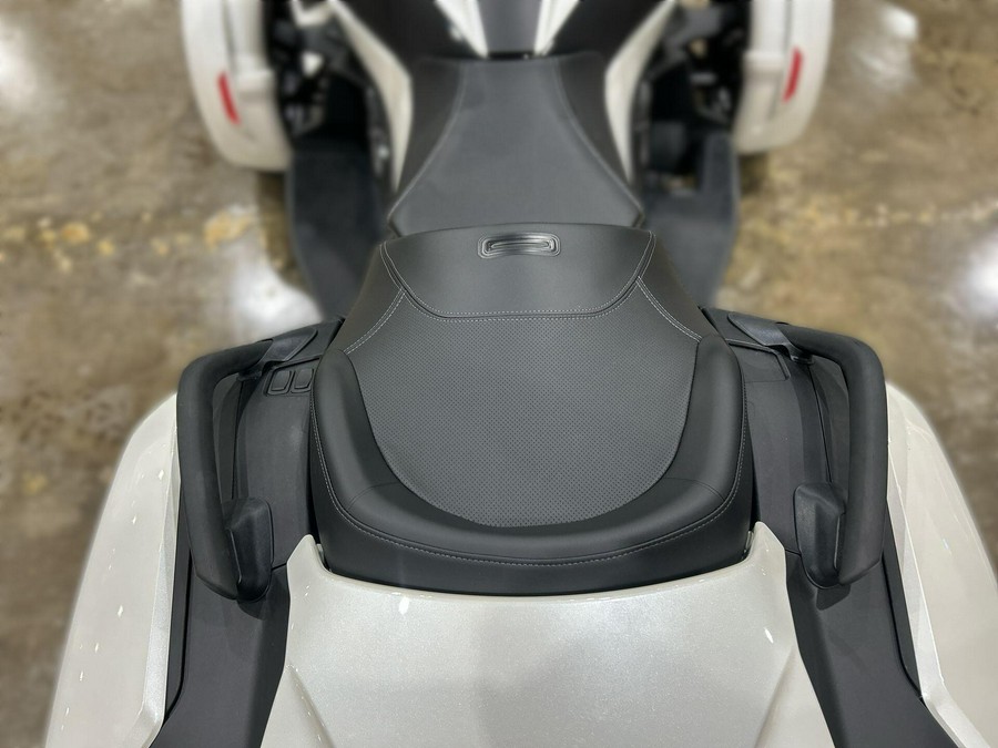 2026 Can-Am SPYDER RT (SE6)