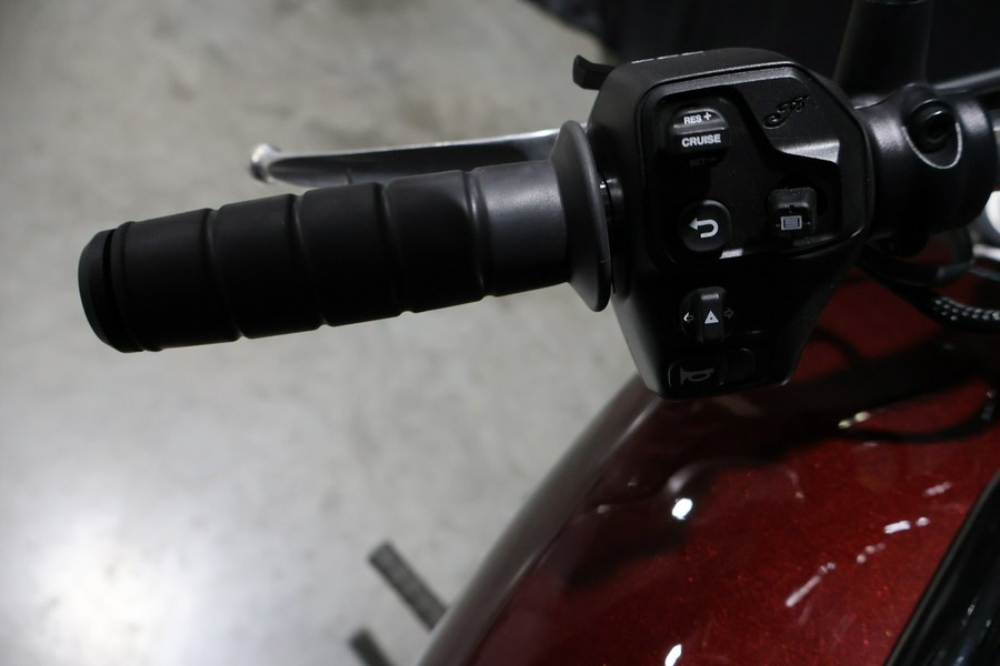 2025 Super Scout® Limited + Tech - Indian Motorcycle