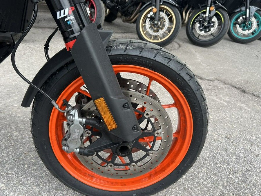 2024 KTM 890 SMT
