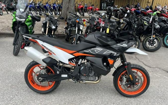 2024 KTM 890 SMT