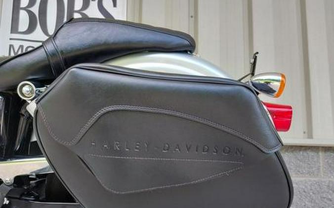 2015 Harley-Davidson® Dyna Low Rider Silver