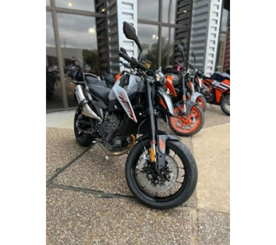 2024 KTM 790 Duke