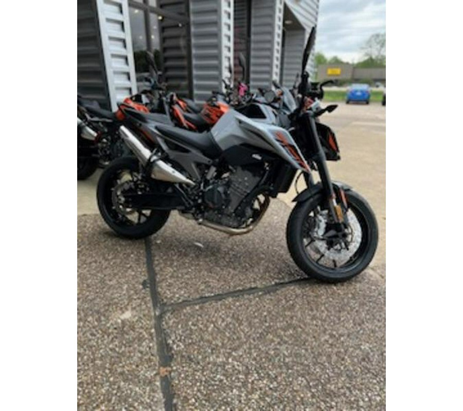 2024 KTM 790 Duke