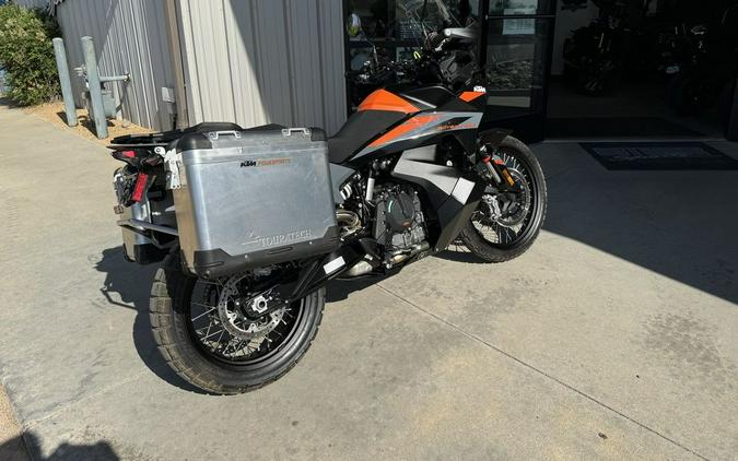 2023 KTM 890 Adventure