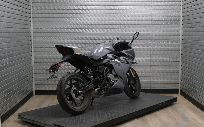 2023 CFMOTO 300SS