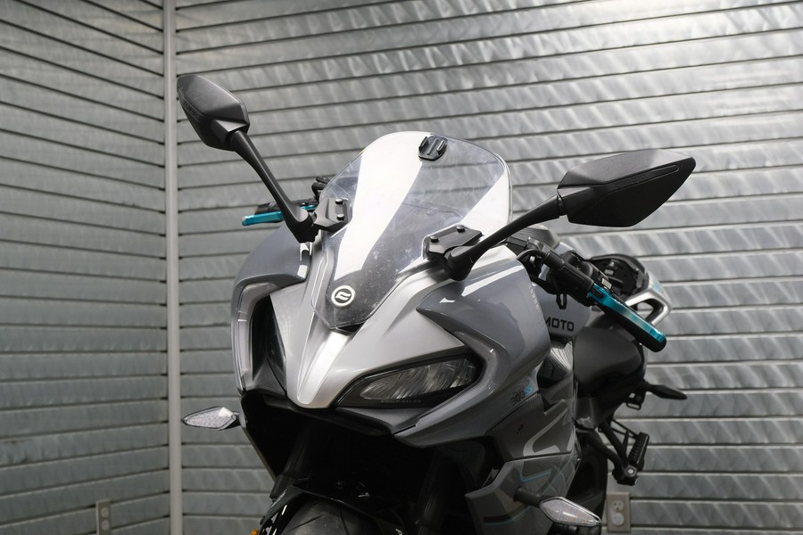2023 CFMOTO 300SS