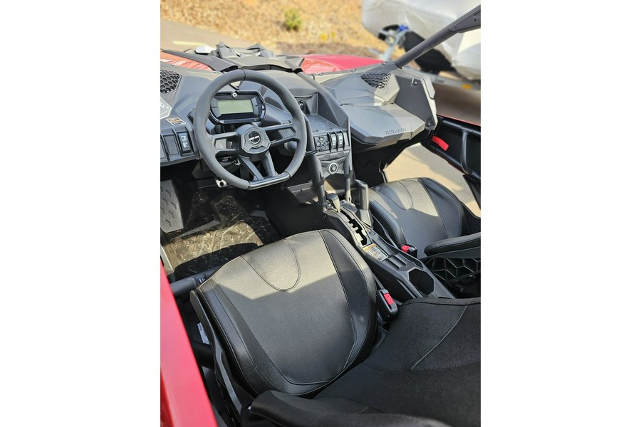 2024 Can-Am Maverick X3 RS TURBO RED & SILVER