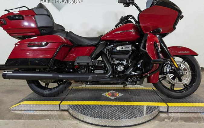 2020 Harley-Davidson Road Glide Limited Billiard Red/Vivid Black — Black Fin