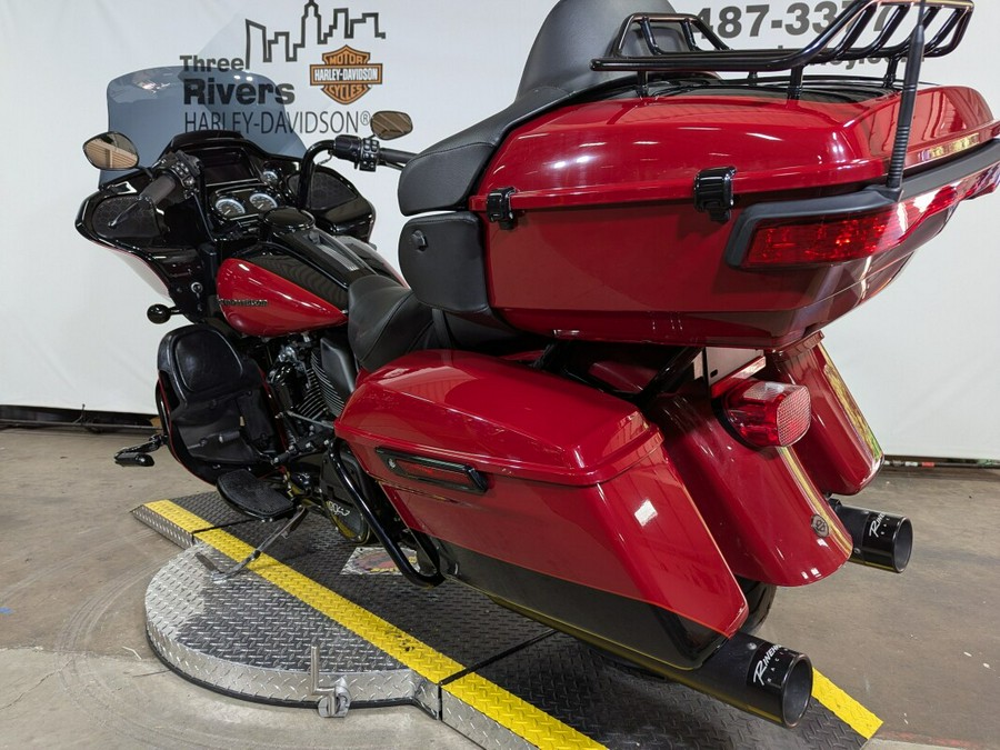 2020 Harley-Davidson Road Glide Limited Billiard Red/Vivid Black — Black Fin