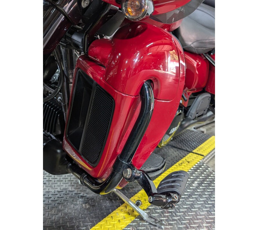 2020 Harley-Davidson Road Glide Limited Billiard Red/Vivid Black — Black Fin