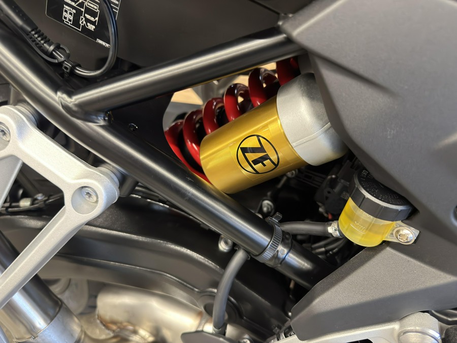 2025 BMW F 800 GS - BLACK STORM METALLIC