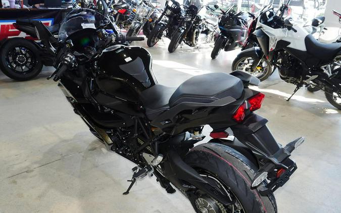 2026 Kawasaki Ninja H2® SX SE ABS