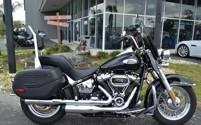 2023 Harley-Davidson® Heritage Classic Vivid Black - FLHCS