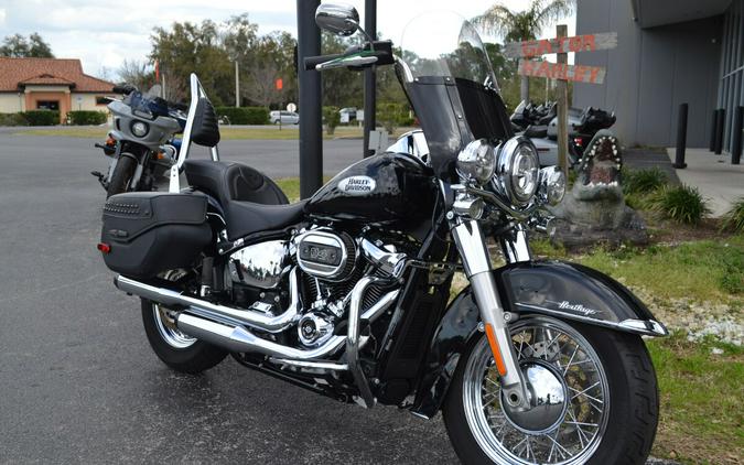 2023 Harley-Davidson® Heritage Classic Vivid Black - FLHCS