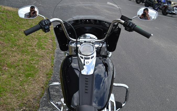 2023 Harley-Davidson® Heritage Classic Vivid Black - FLHCS