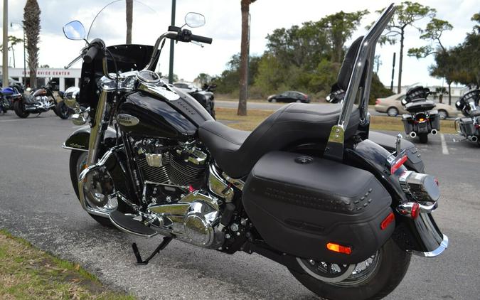 2023 Harley-Davidson® Heritage Classic Vivid Black - FLHCS