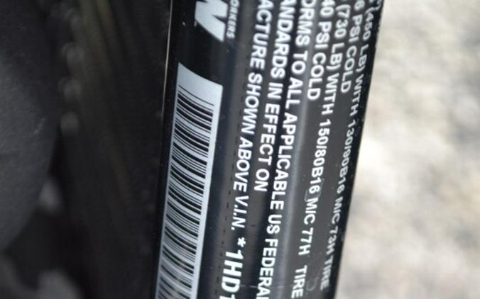 2023 Harley-Davidson® Heritage Classic Vivid Black - FLHCS