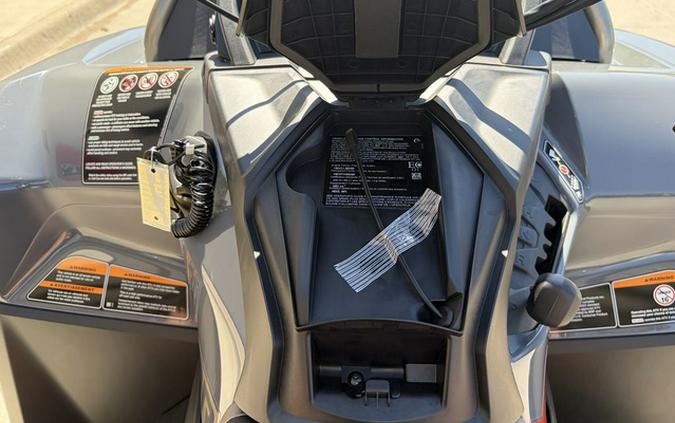 2027 Can-Am Outlander X mr 1000R Granite Grey