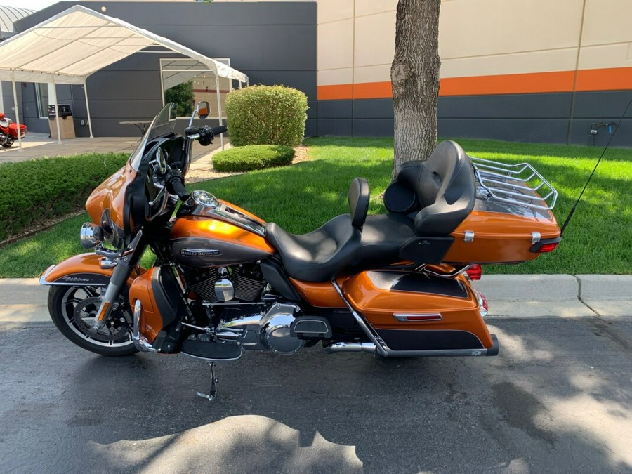 2016 Harley-Davidson Electra Glide Ultra Classic Two-Tone Amber