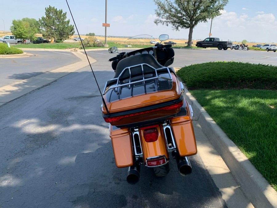 2016 Harley-Davidson Electra Glide Ultra Classic Two-Tone Amber