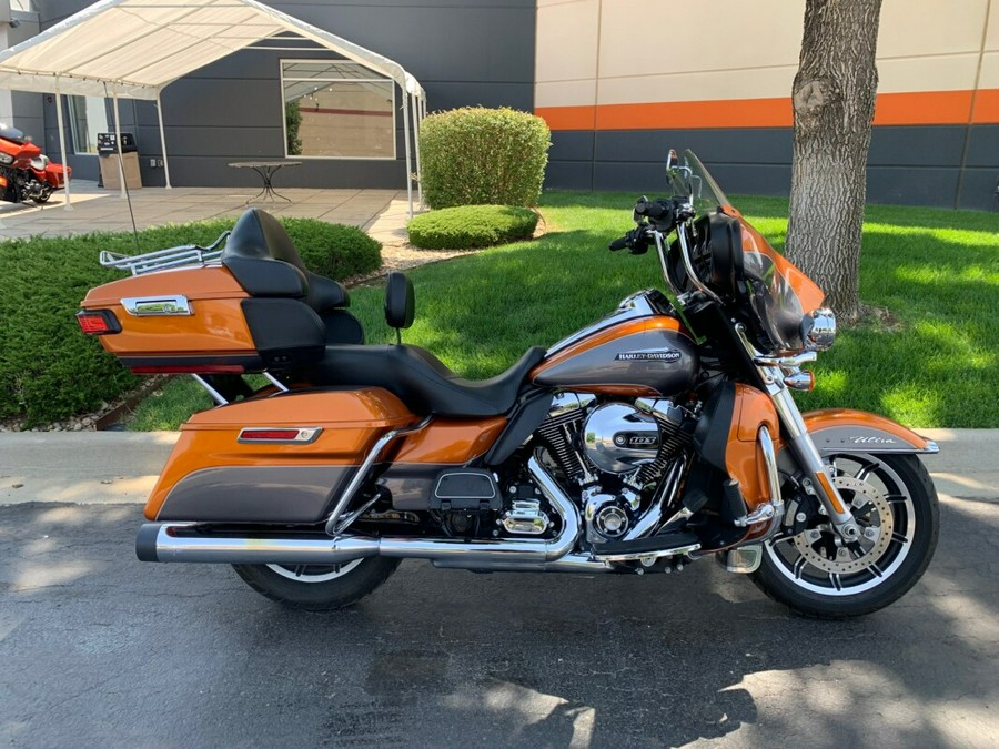 2016 Harley-Davidson Electra Glide Ultra Classic Two-Tone Amber